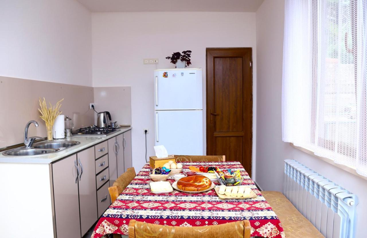 Hayi Tun Guest House ゴリス エクステリア 写真